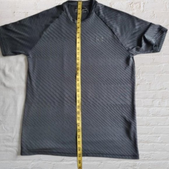 Gray Men's Under Armour Short Sleeve Athletic T-shirt - M - Picture 7 of 10